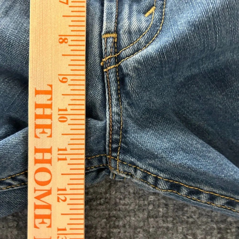 Levi's Jeans Mens Size 36x30 Blue 559 Relaxed Straight Leg Denim Medium Wash